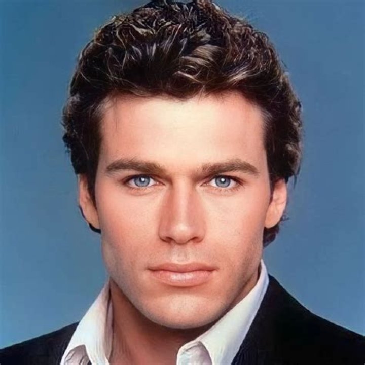 Jon Erik Hexum Height, Weight, Net Worth, Age, Birthday, Wikipedia, Who, Nationality, Biography